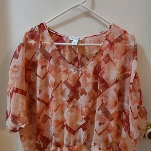 White House Black Market Peach Floral Blouse